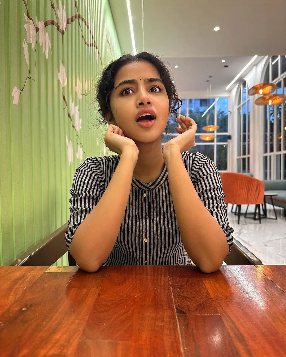 anupama parameswaran cute face