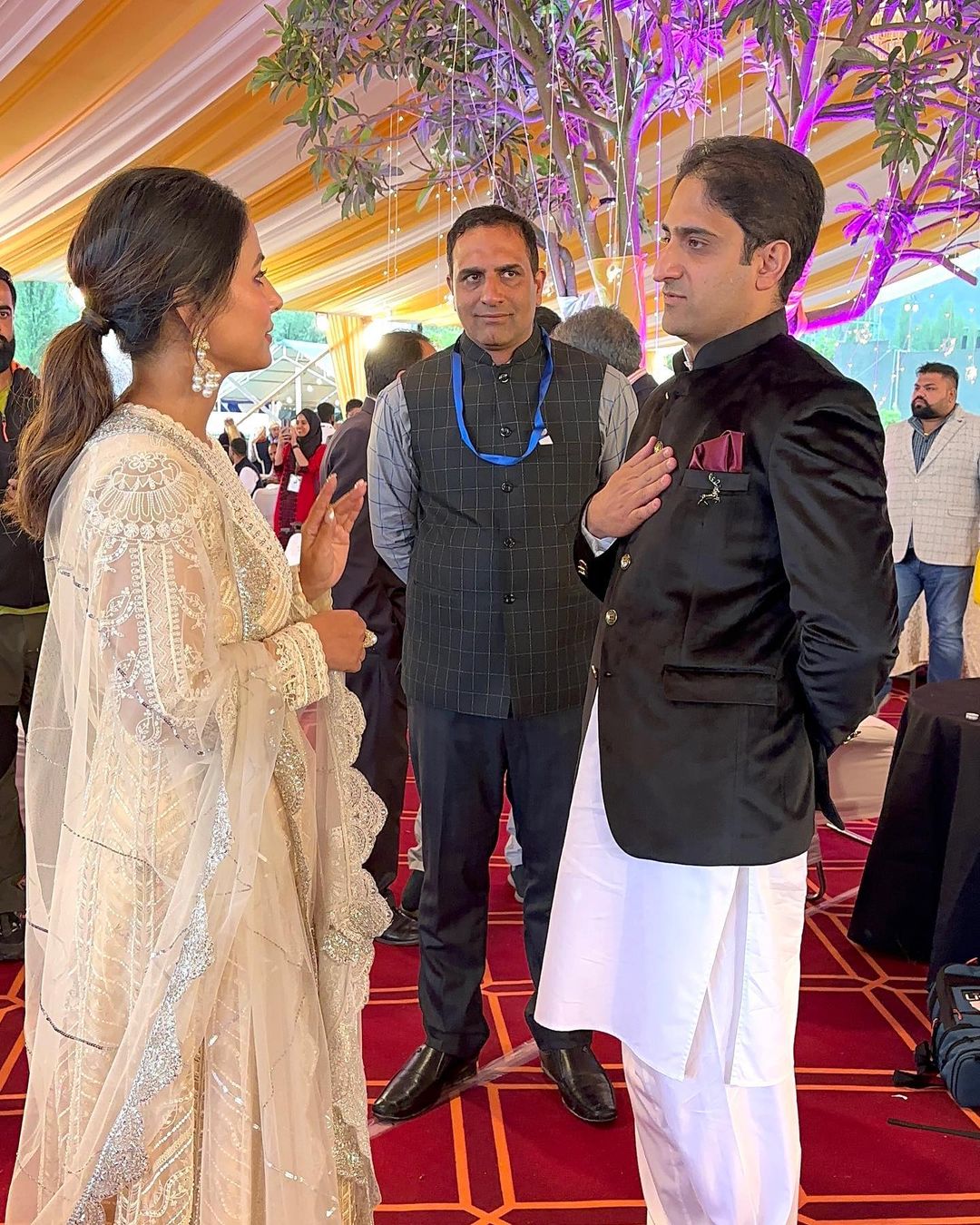 Hina meets Srinagar Mayor